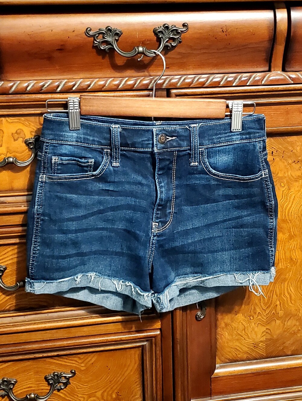 HOLLISTER High Rise Short 3" Size 7, W28